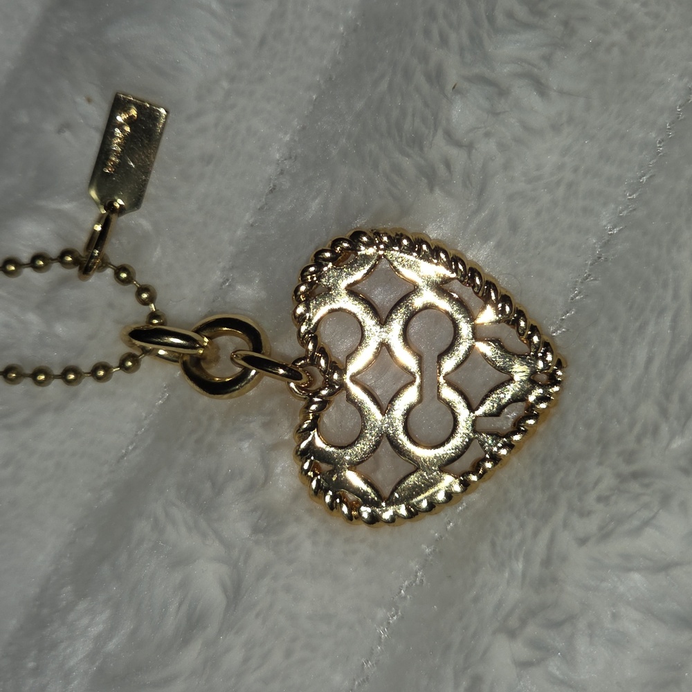 COACH 2.25" Salmon Pink Hangtag, Pink Pave & Gold Heart, Gold Coach Square - Picture 4 of 11